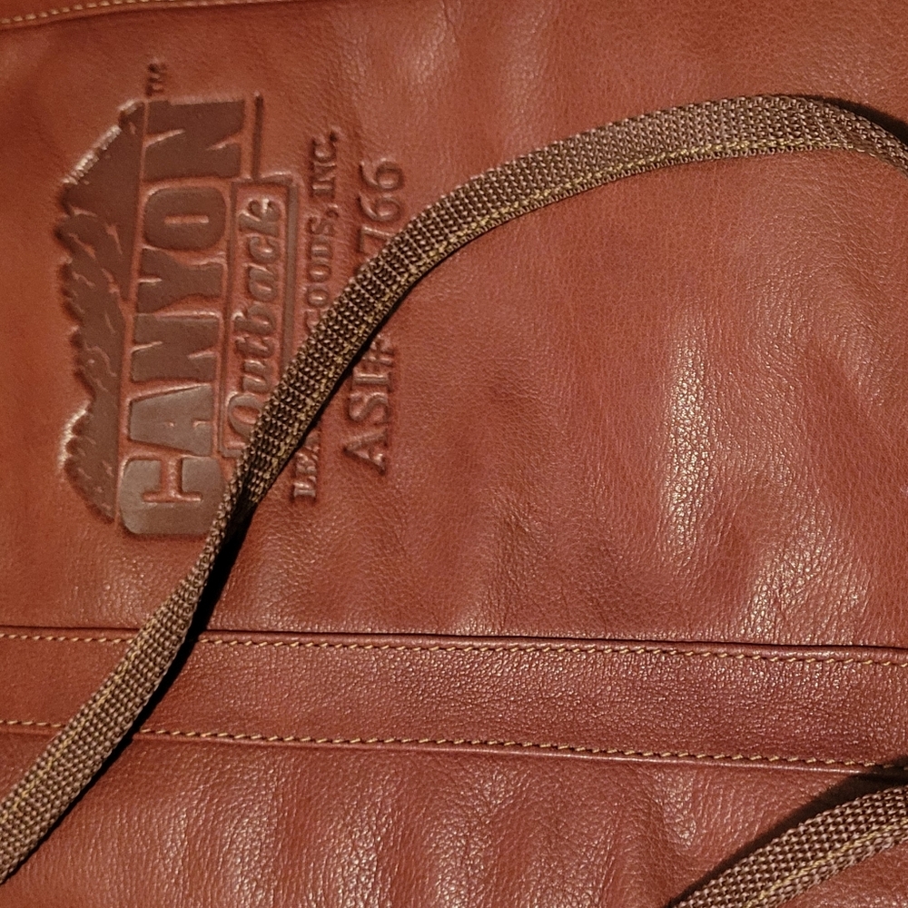 Canyon leather bag